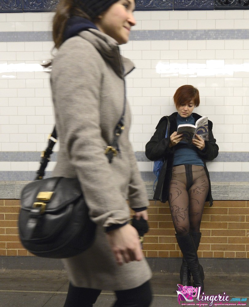 v-metro-bez-shtanov-fleshmob-2013-13